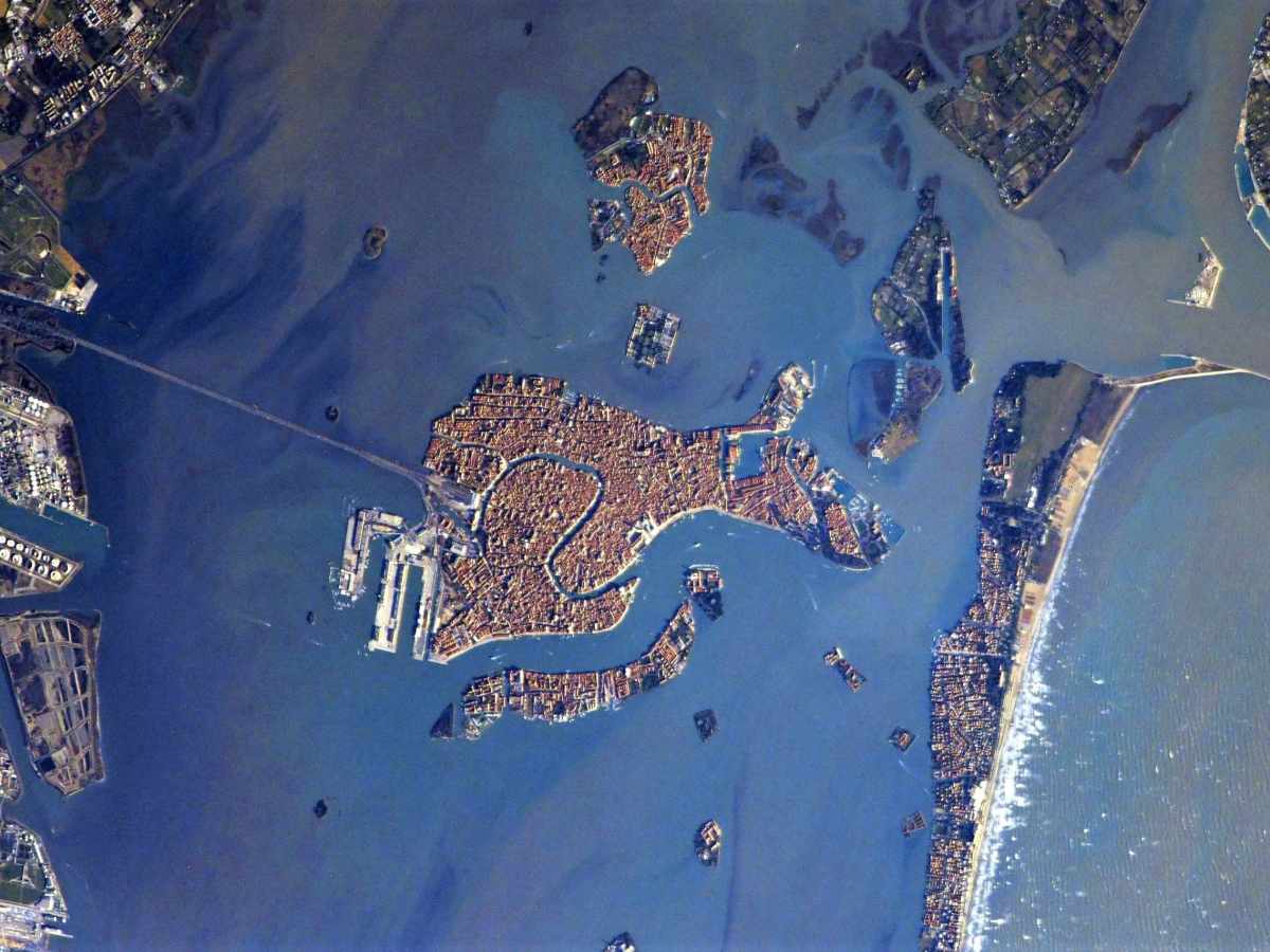 Il Campanile di San Marco si vede nella foto dallo spazio